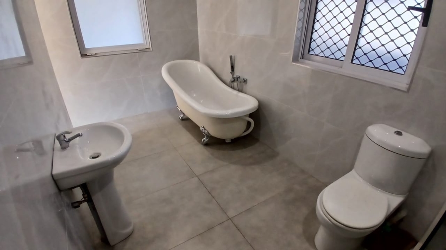 5 Bedroom Property for Sale in Wierda Park Gauteng