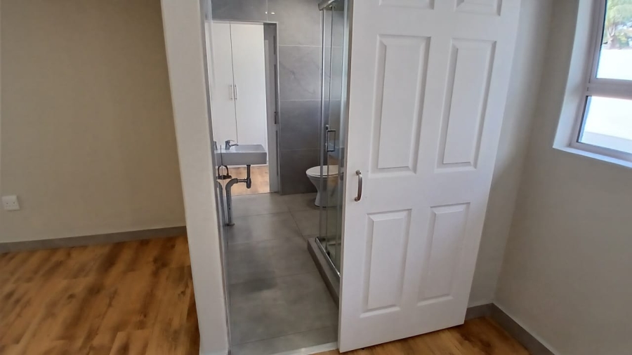 5 Bedroom Property for Sale in Wierda Park Gauteng