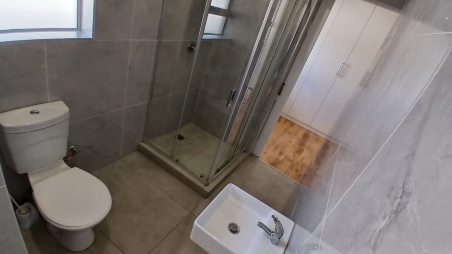 5 Bedroom Property for Sale in Wierda Park Gauteng