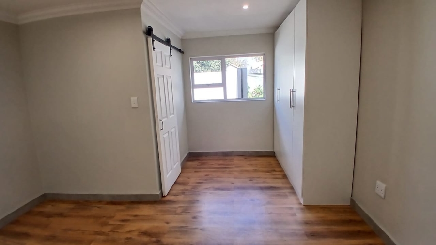 5 Bedroom Property for Sale in Wierda Park Gauteng