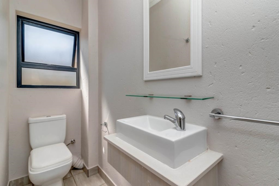 2 Bedroom Property for Sale in Beverley Gauteng