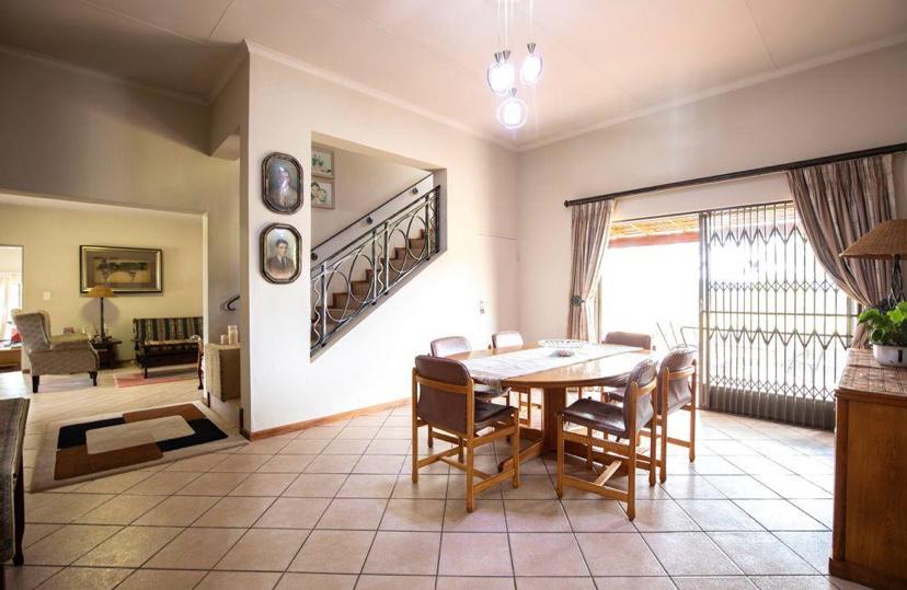 4 Bedroom Property for Sale in Zwavelpoort Gauteng