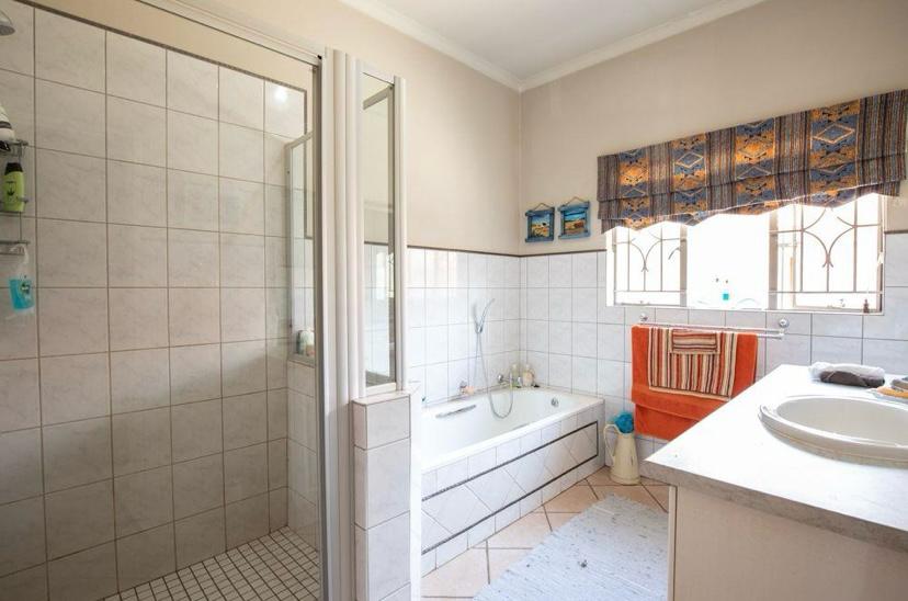 4 Bedroom Property for Sale in Zwavelpoort Gauteng