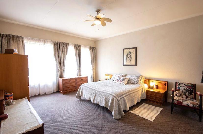 4 Bedroom Property for Sale in Zwavelpoort Gauteng