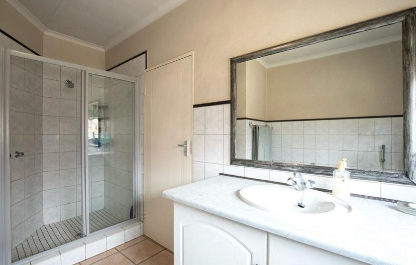 4 Bedroom Property for Sale in Zwavelpoort Gauteng