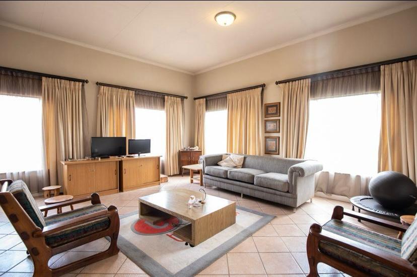 4 Bedroom Property for Sale in Zwavelpoort Gauteng