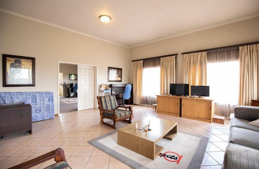 4 Bedroom Property for Sale in Zwavelpoort Gauteng