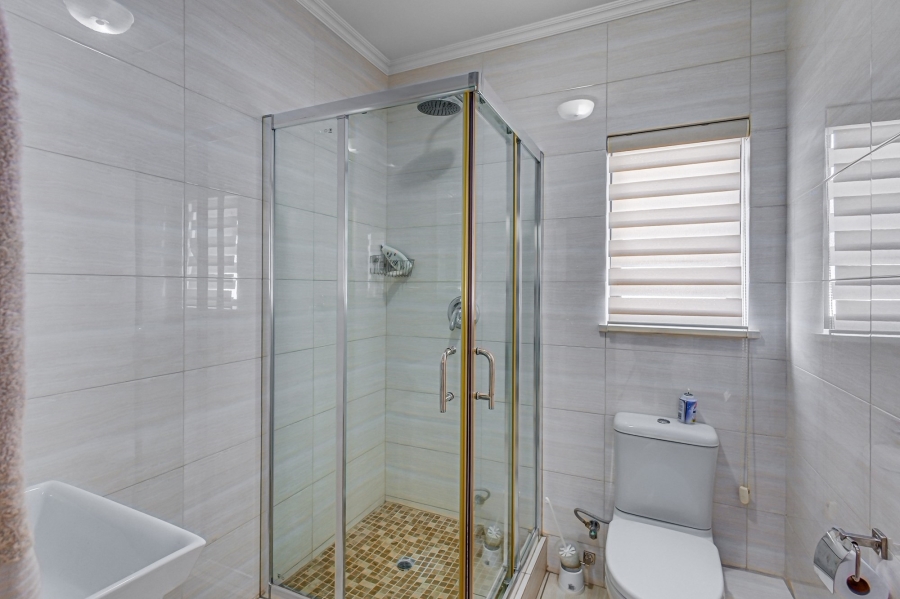 2 Bedroom Property for Sale in Broadacres Gauteng