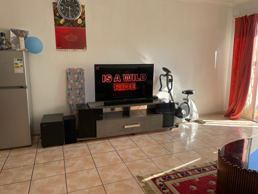 3 Bedroom Property for Sale in Die Hoewes Gauteng