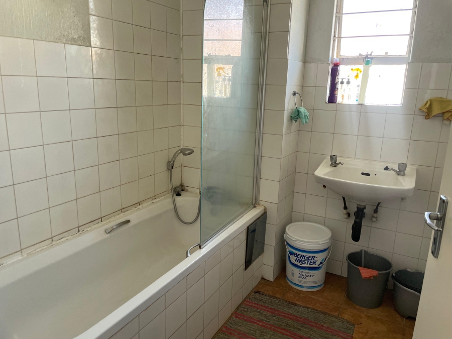 3 Bedroom Property for Sale in Die Hoewes Gauteng