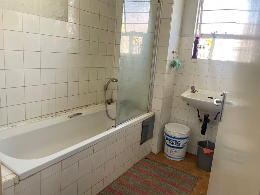3 Bedroom Property for Sale in Die Hoewes Gauteng