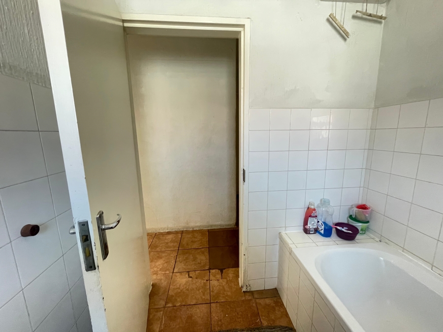 3 Bedroom Property for Sale in Die Hoewes Gauteng