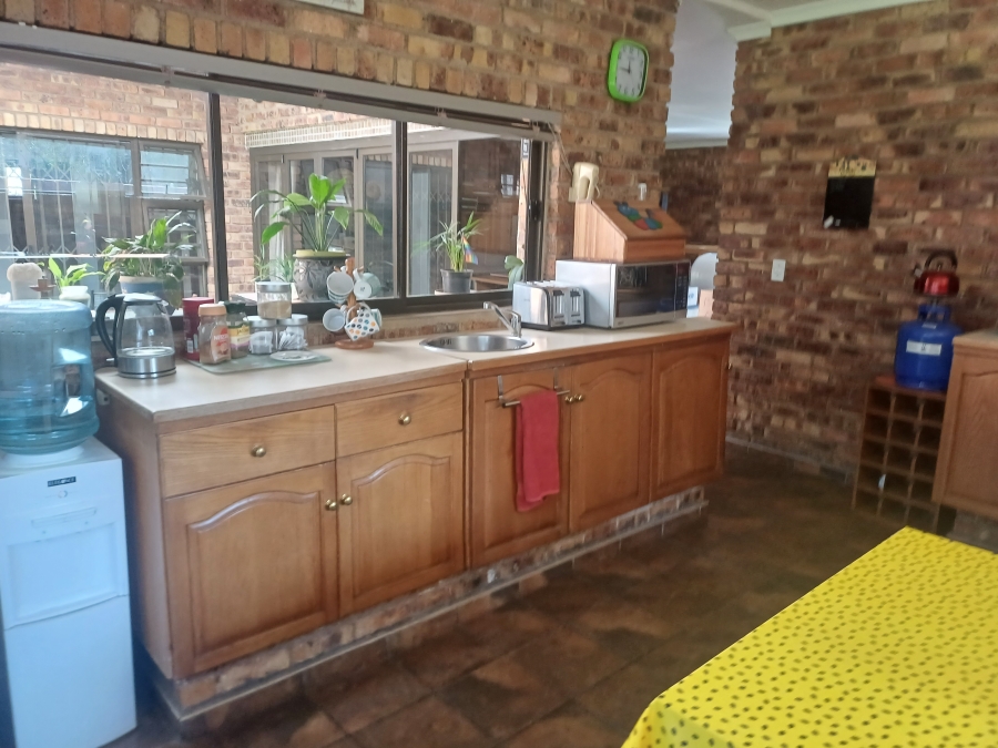 To Let 3 Bedroom Property for Rent in Linden Gauteng