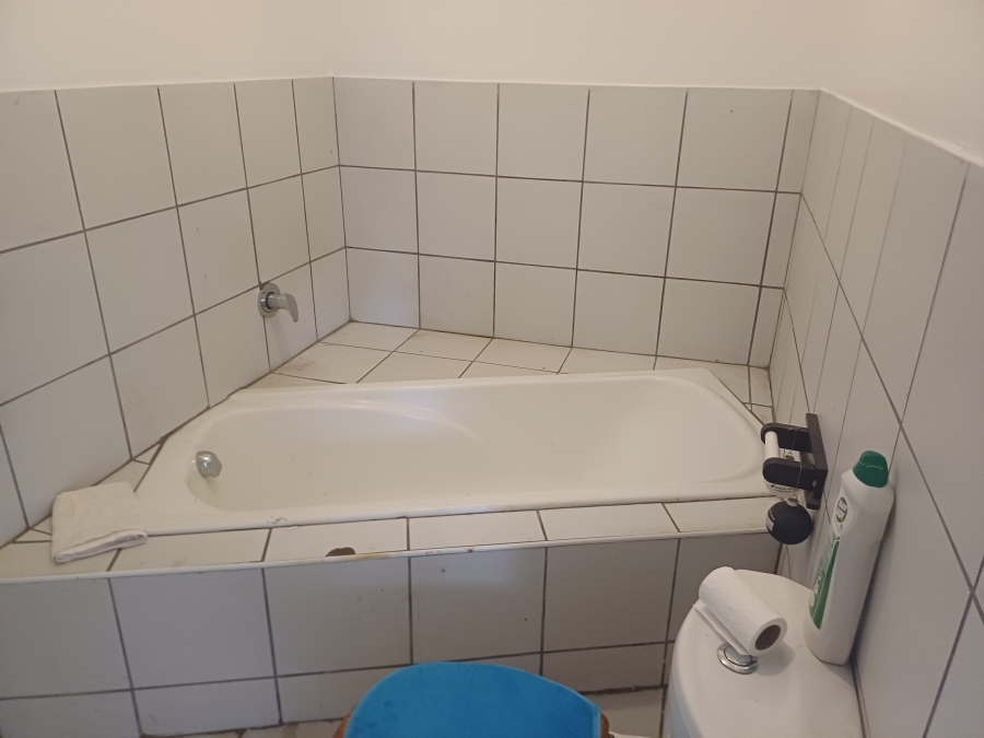 To Let 3 Bedroom Property for Rent in Linden Gauteng