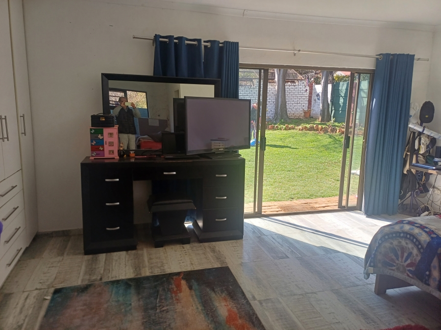 To Let 3 Bedroom Property for Rent in Linden Gauteng