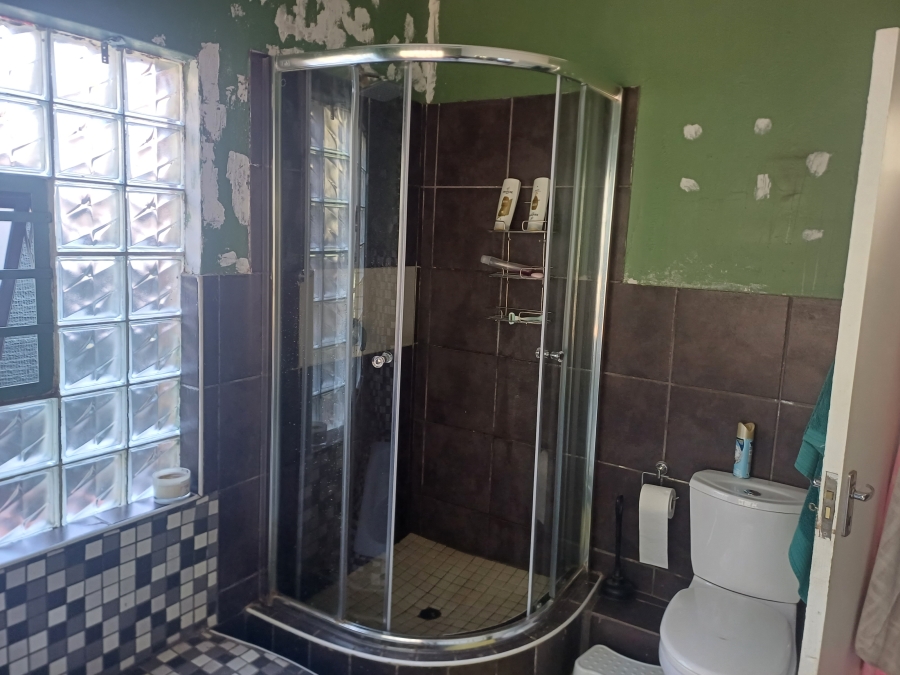 To Let 3 Bedroom Property for Rent in Linden Gauteng