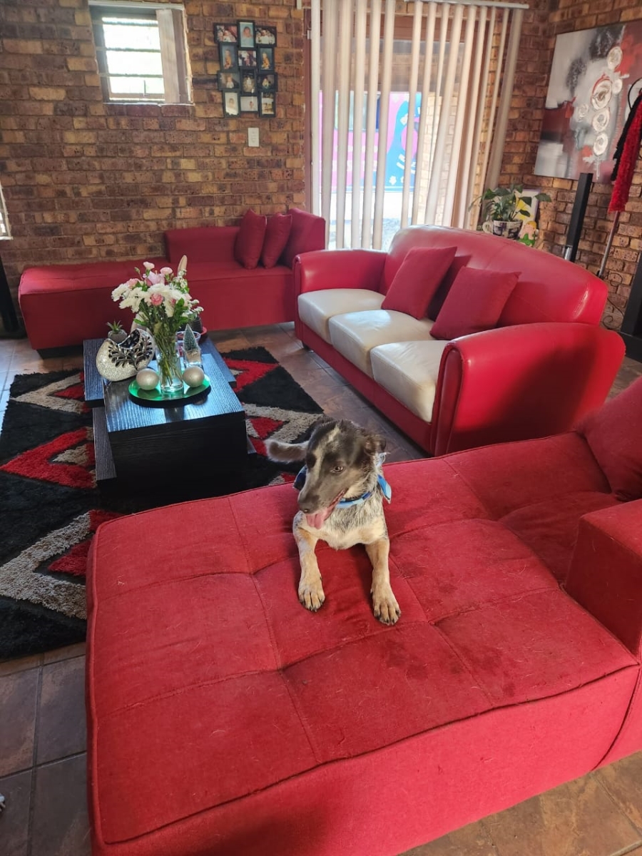 To Let 3 Bedroom Property for Rent in Linden Gauteng