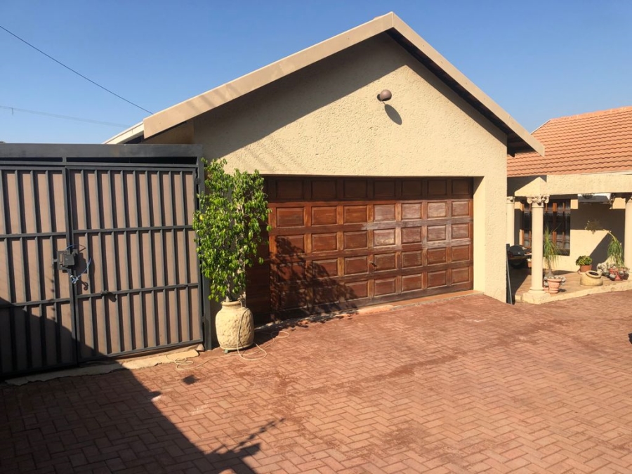 To Let 3 Bedroom Property for Rent in Wonderboom South Gauteng