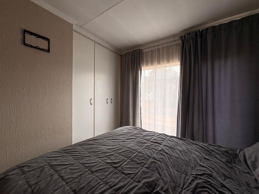 2 Bedroom Property for Sale in Krugersrus Gauteng