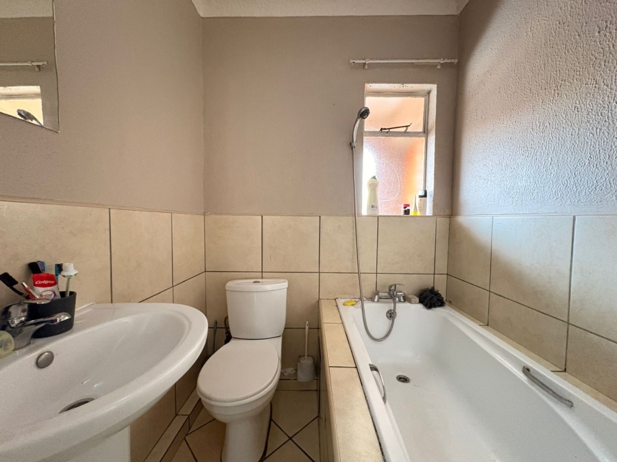 2 Bedroom Property for Sale in Krugersrus Gauteng
