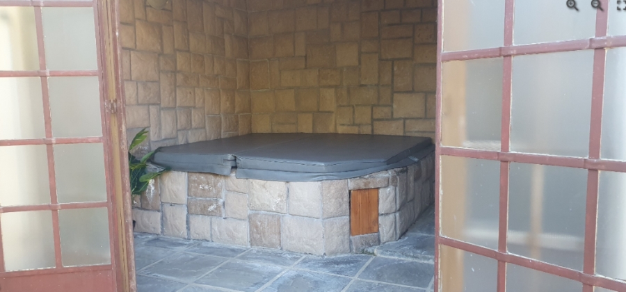 3 Bedroom Property for Sale in Brackenhurst Gauteng