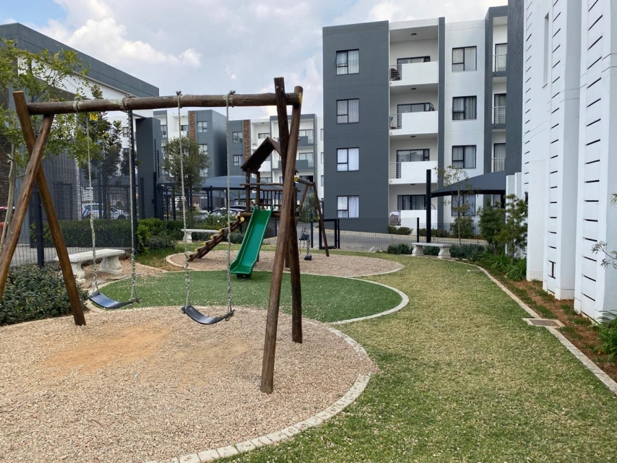 To Let 2 Bedroom Property for Rent in Erand Gardens Gauteng