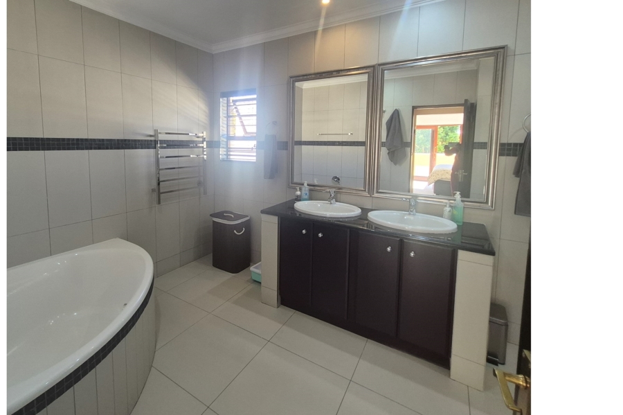 To Let 4 Bedroom Property for Rent in Sunninghill Gauteng