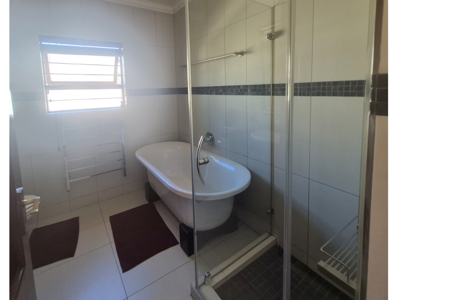 To Let 4 Bedroom Property for Rent in Sunninghill Gauteng