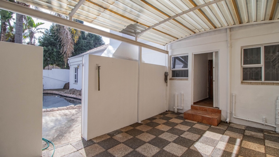 5 Bedroom Property for Sale in Lakefield Gauteng
