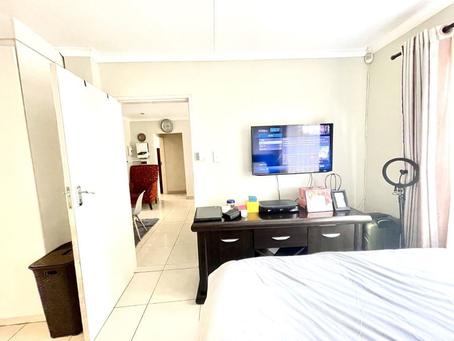 3 Bedroom Property for Sale in Noordwyk Gauteng