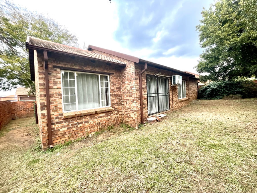 3 Bedroom Property for Sale in Noordwyk Gauteng