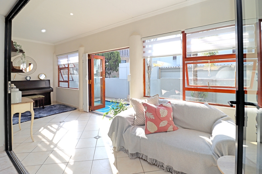 5 Bedroom Property for Sale in Glenhazel Gauteng