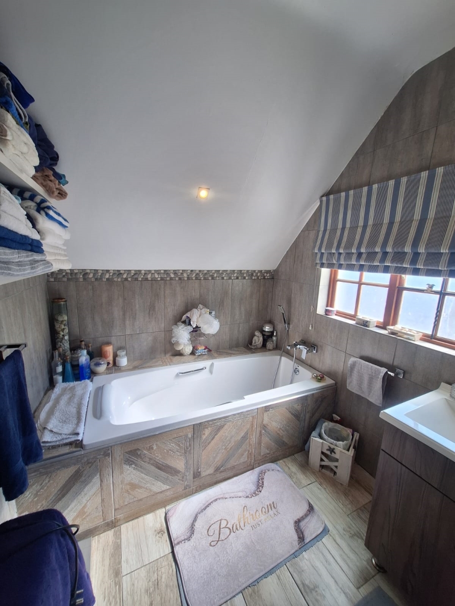 3 Bedroom Property for Sale in Eastleigh Ridge Gauteng
