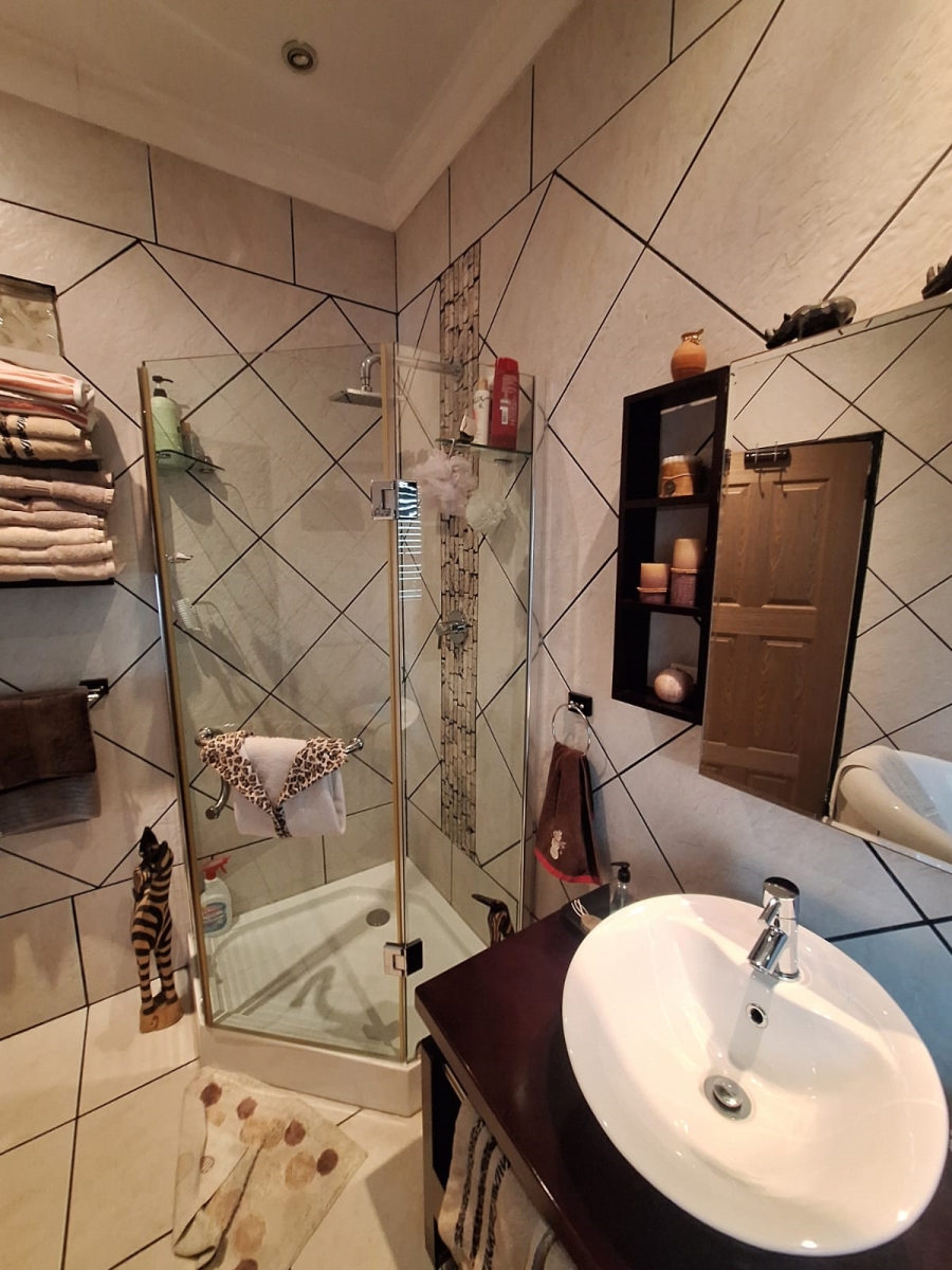 3 Bedroom Property for Sale in Eastleigh Ridge Gauteng