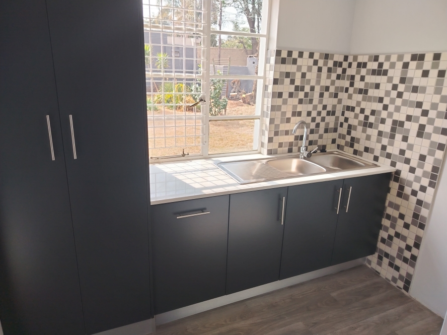 To Let 3 Bedroom Property for Rent in Selection Park Gauteng