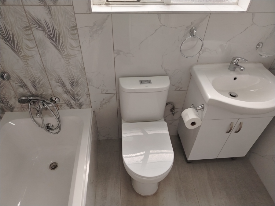 To Let 3 Bedroom Property for Rent in Selection Park Gauteng