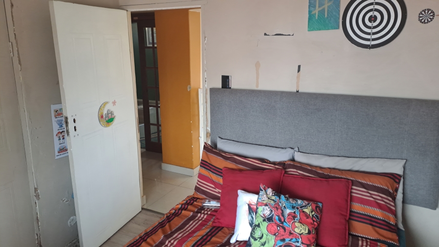 9 Bedroom Property for Sale in Laudium Gauteng