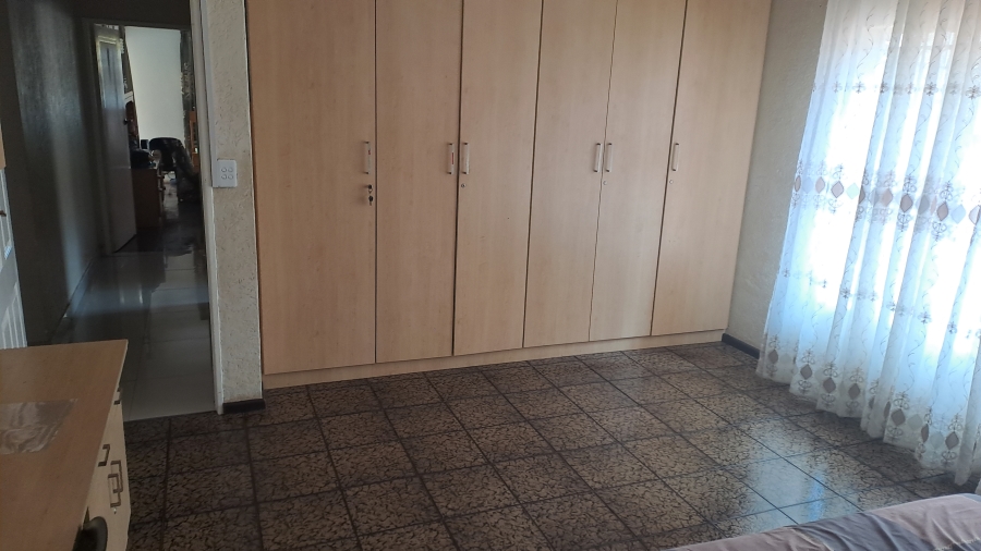 9 Bedroom Property for Sale in Laudium Gauteng