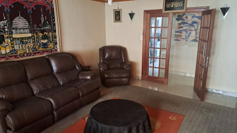 9 Bedroom Property for Sale in Laudium Gauteng