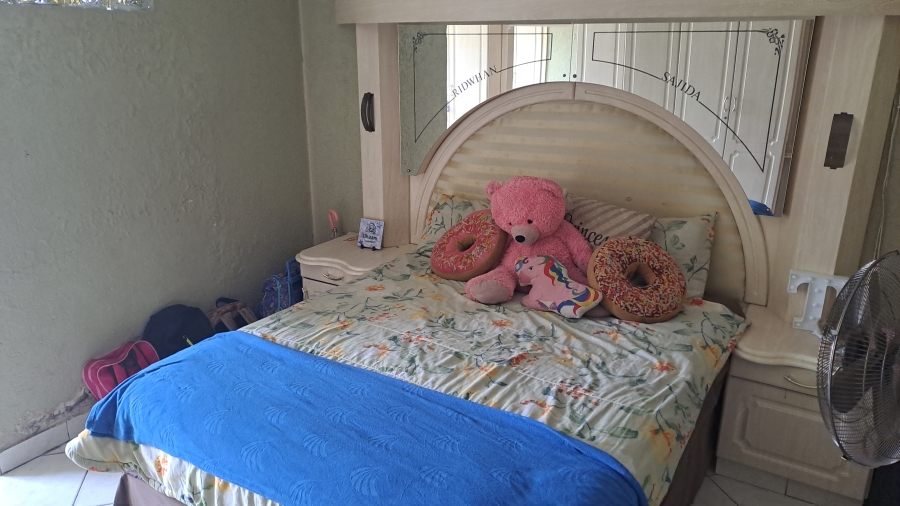 9 Bedroom Property for Sale in Laudium Gauteng
