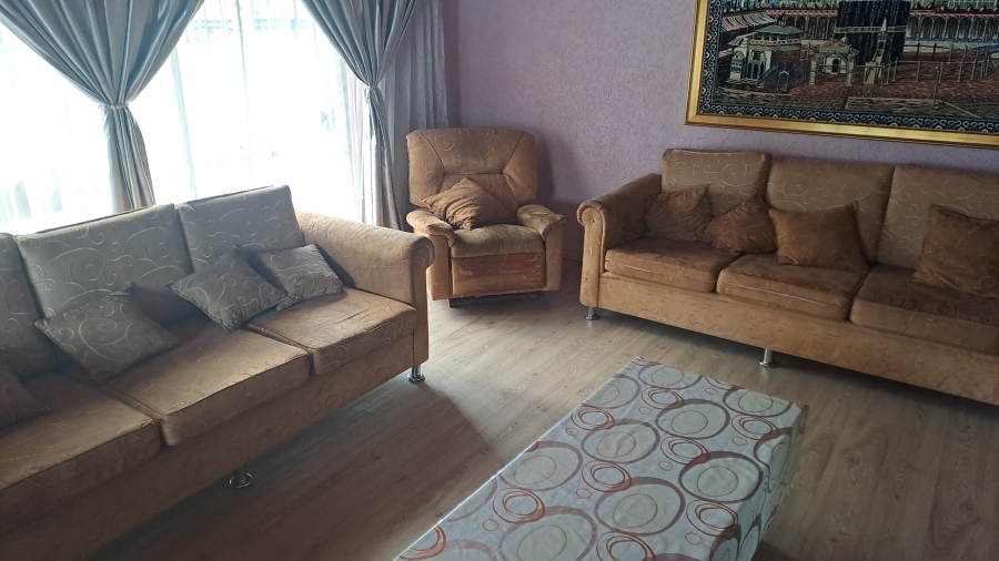 9 Bedroom Property for Sale in Laudium Gauteng