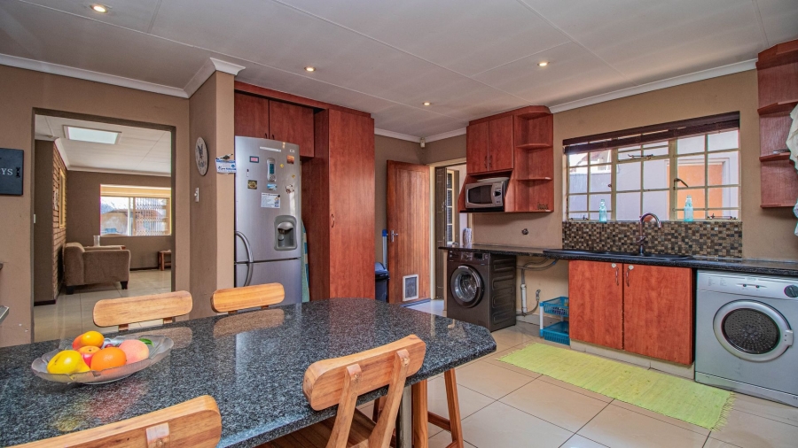 3 Bedroom Property for Sale in Country View Gauteng