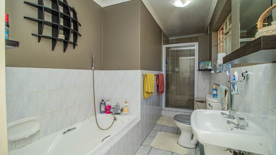 3 Bedroom Property for Sale in Country View Gauteng