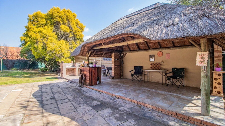 3 Bedroom Property for Sale in Country View Gauteng