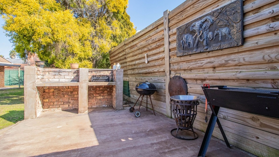 3 Bedroom Property for Sale in Country View Gauteng