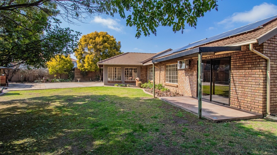 3 Bedroom Property for Sale in Country View Gauteng
