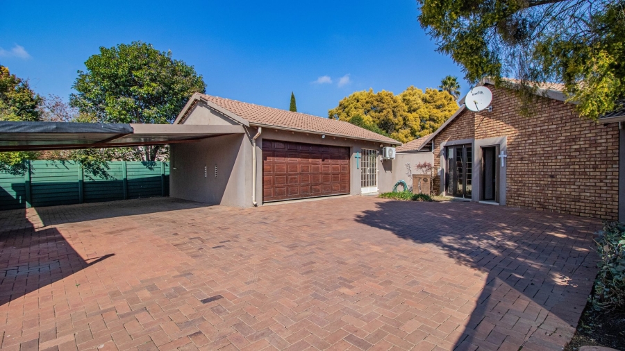 3 Bedroom Property for Sale in Country View Gauteng