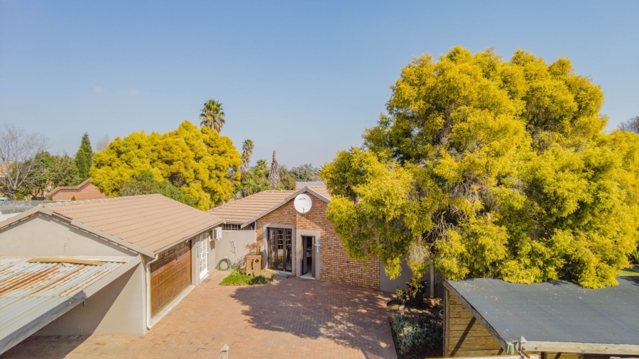 3 Bedroom Property for Sale in Country View Gauteng