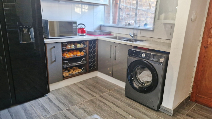 2 Bedroom Property for Sale in Lyndhurst Gauteng