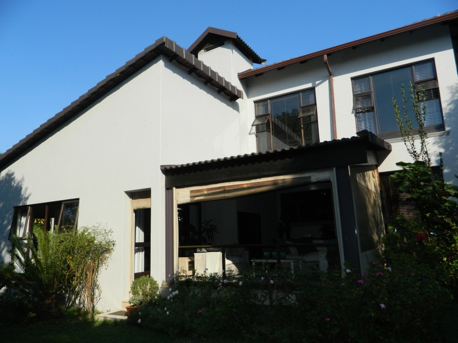5 Bedroom Property for Sale in Silver Lakes Golf Estate Gauteng